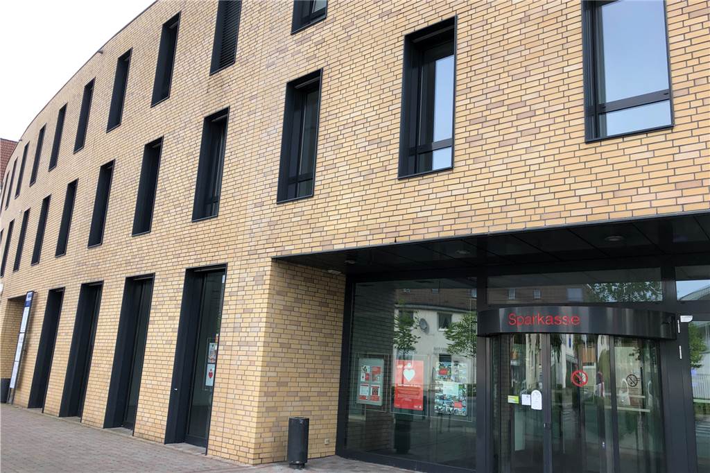 Hell, freundlich, leicht erreichbar: Hospizgruppe hat neue Räume bezogen Links neben der Sparkassengeschäftsstelle hat die Hospizgruppe Selm-Olfen-Nordkirchen ihre neue Geschäftsstelle.
