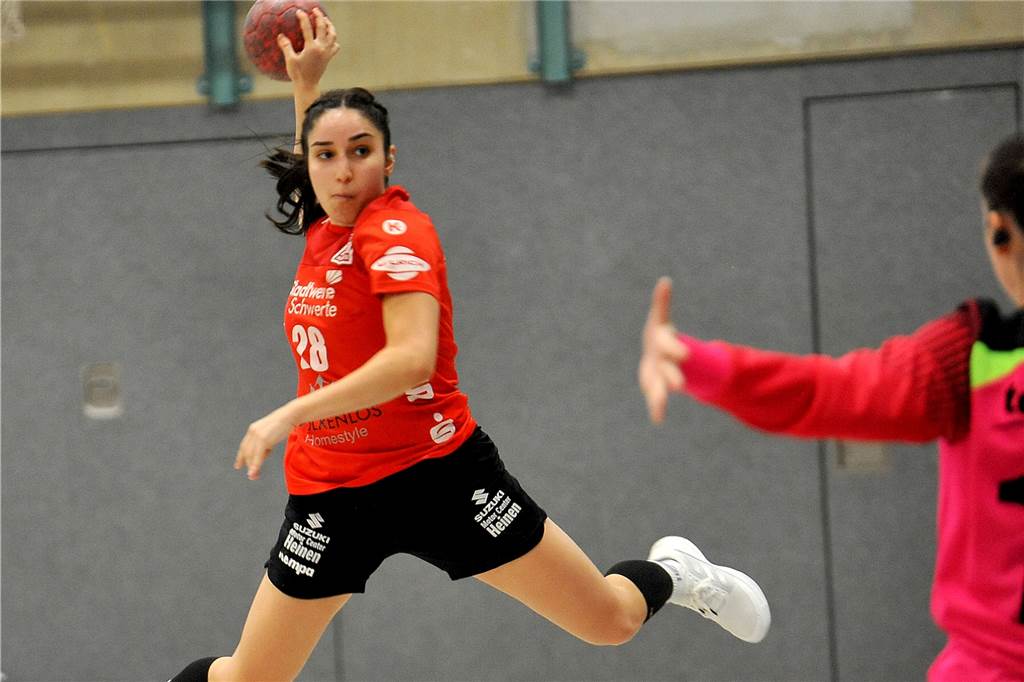 Linksaußen Tugba Tekin spielt auch in der nächsten Saison für die HSG Schwerte/Westhofen.