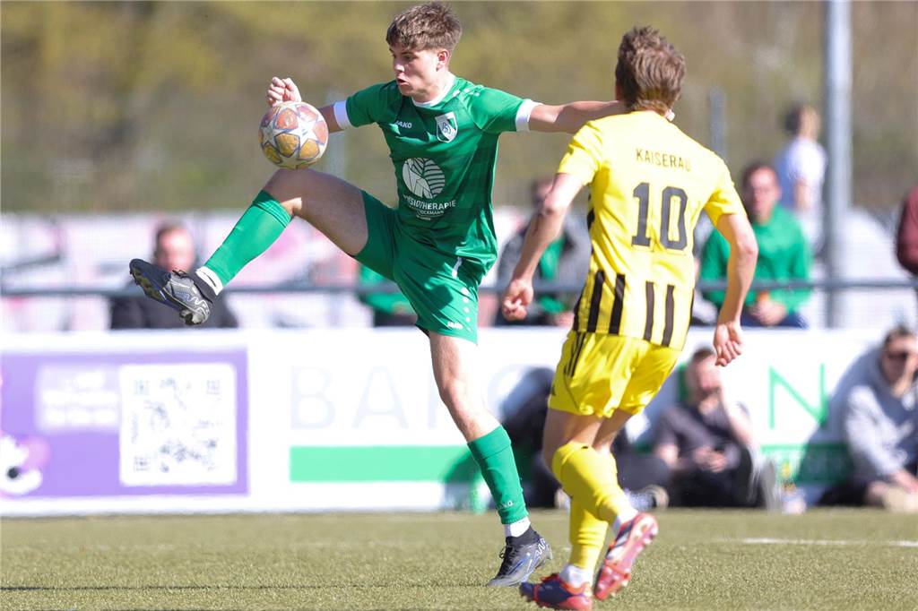 Linus Ruck wird beim PSV Bork zum Dauerbrenner Linus Ruck nimmt einen Ball an.
