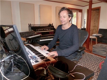 "Lion"-Komponist Hauschka (der mit bürgerlichem Namen Volker Bertelmann heißt) ist mit der Musik für das Drama "Lion" für einen Oscar nominiert.