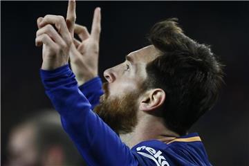 Lionel Messi feiert seinen Treffer zum 2:0 gegen Espanyol Barcelona, der alles klar macht. Foto: Manu Fernandez