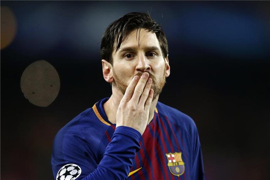 Messi setzt Meilenstein und verzückt selbst Gegner Lionel Messi hat in der Champions League die Marke von 100 Toren erreicht. Foto: Manu Fernendez/AP