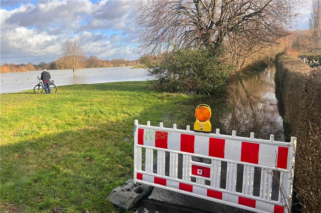 Lippe-Hochwasser in Lünen am Segelflugplatz