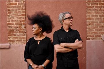 Lisa Kekaula und Bob Vennum ergänzen sich prefekt. Foto: Mit freundlicher Genehmigung von Cargo Records Germany