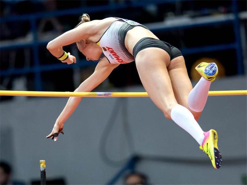 Dreispringerin Gierisch jubelt über EM-Gold - Storl Bronze Lisa Ryzih übersprang bei der Hallen-EM 4,75 Meter und wurde Zweite. Foto: Jan Woitas