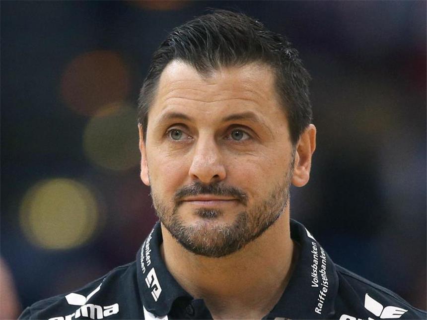 Wiedersehen von kurzer Freude: Ex-Trainer schlägt Flensburg Ljubomir Vranjes besiegte mit seinem neuen Klub Veszprem seinen alten Arbeitgeber Flensburg. Foto: Axel Heimken