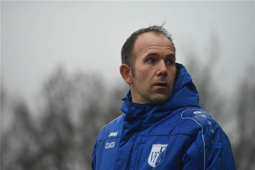 David Graudejus war drei Monate Trainer: Fehlende Selbstkritik und mangelnder Respekt Lobende Worte vom Torwart: Ex-VfL-Coach Dominik Buchwald