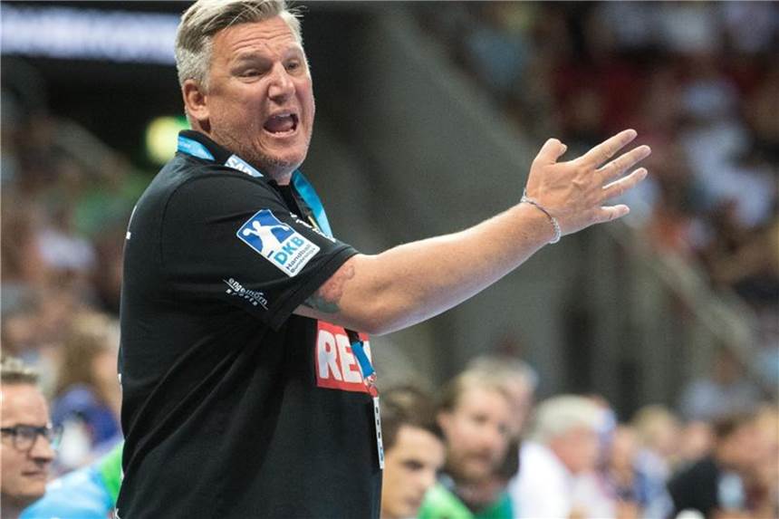 Löwen im Pokal-Achtelfinale zum Bergischen HC Löwen-Coach Nikolaj Jacobsen trifft mit seinem Team auf den Bergischen HC. Foto: Federico Gambarini