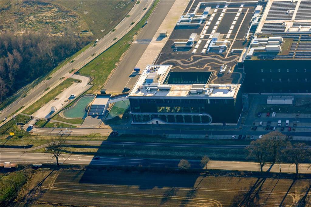 Logistikzentrum Levis Strauß Dorsten an der B58.