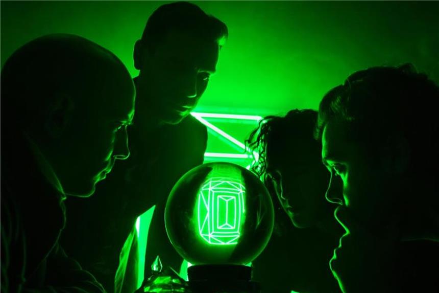 Lord Huron mit mehr Mut zum Experiment Lord Huron und der Blick in die Kristallkugel: Was wird die Zukunft noch bringen? Foto: Ian Holliday