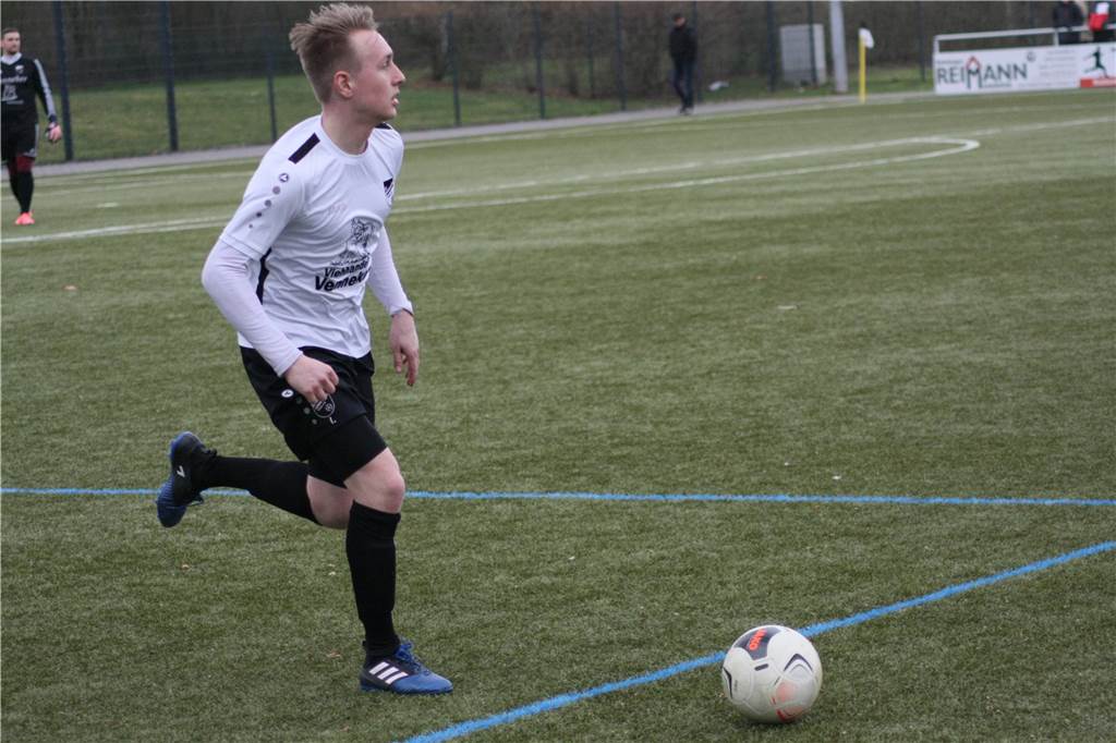 Lorenz Jücker: Der Reservist, der sich beim FC Nordkirchen plötzlich in den Mittelpunkt spielt Lorenz Jücker spielte als Rechtsverteidiger.