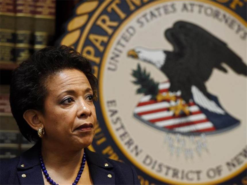 US-Justizministerin: Funktionären droht 20 Jahre Haft Loretta E. Lynch steht an der Spitze der Ermittlungen in den USA gegen die verdächtigten FIFA-Mitglieder. Foto: Justin Lane