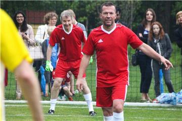 Lothar Matthäus beim Kicken in New York. Foto: Christina Horsten