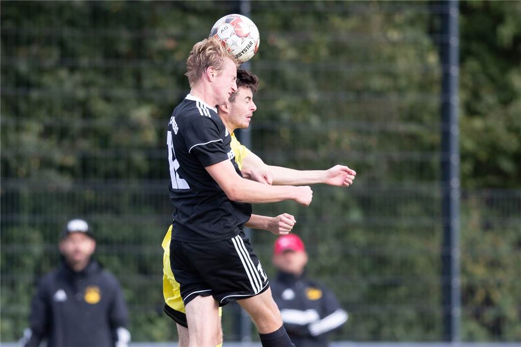 Pascal Harder plant einen Spieler ein, obwohl der bald 200 Kilometer weit weg wohnt Louis Heckenkamp (v.) will ab Herbst in Aachen studieren.