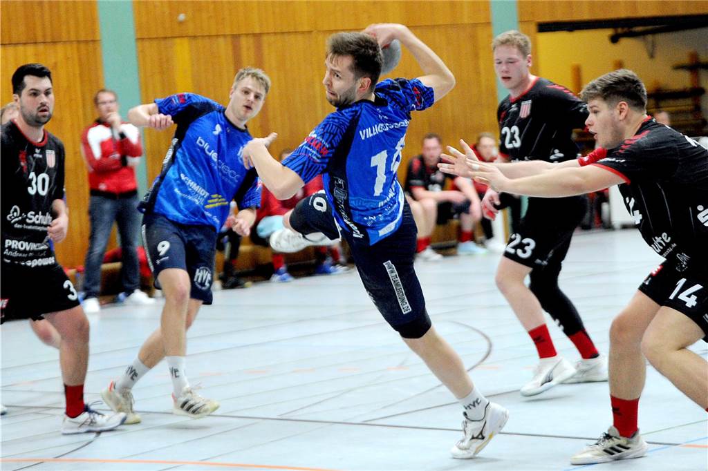 Tim Gurol ist kein Trainer der HSG Schwerte/Westhofen mehr: Interne Lösung bis Saisonende Louis Marquis (Mitte) steht mit der HVE Villigst-Ergste vor einer unangenehmen Auswärtsaufgabe bei der SG Ruhrtal.
