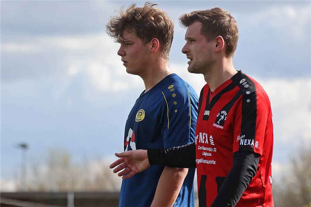 Spvg Schwerin: Goalgetter bleibt - trotz Angebot vom Spitzenreiter Louis Wissing (l) hat in 24 Spielen für die Spvg Schwerin 23 Tore erzielt.