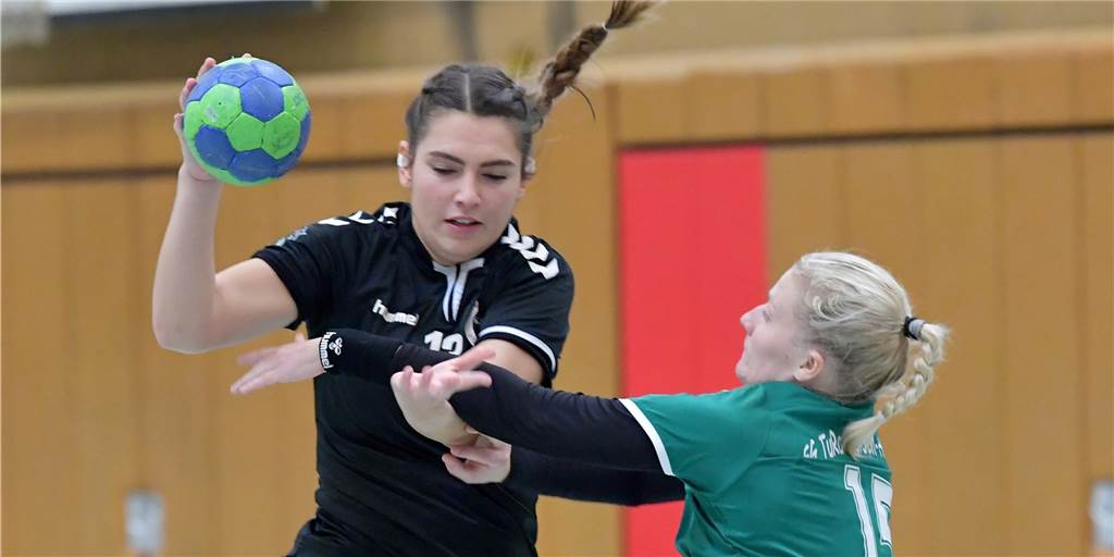 Baut der VfL Brambauer den Traumstart aus? Kommender Gegner ist „nicht berechenbar“ Louisa Bittscheidt (l.) konnte unter der Woche wieder ins Training einsteigen.