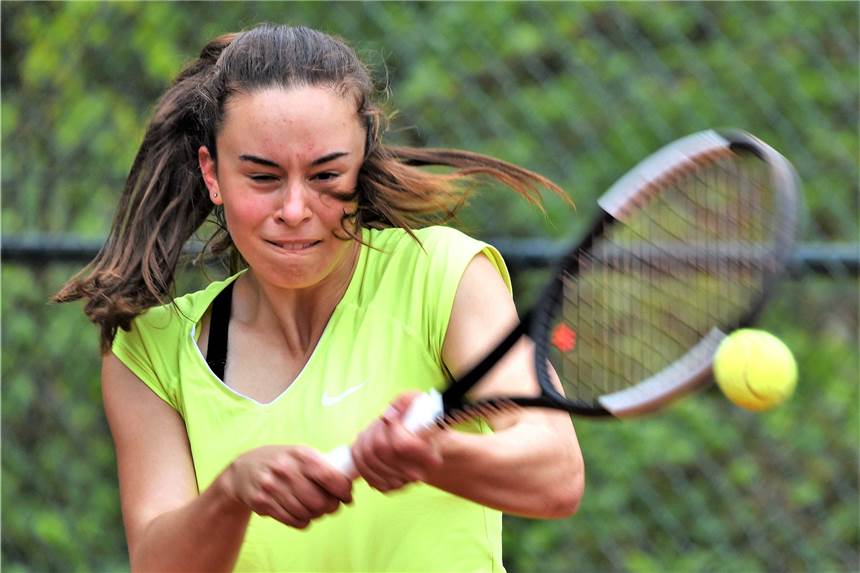TC Deuten siegt am Grünen Tisch Louisa Völz sorgte mit ihrem Einzelsieg dafür, dass Deuten vor den Doppeln noch eine Siegchance hatte, und setzte Aachen damit unter Druck.