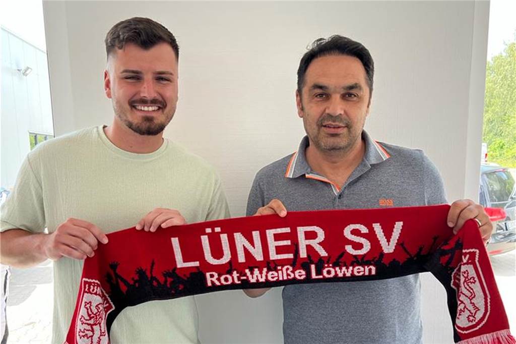 Lüner SV verpflichtet Oberliga-Schlussmann – spannender Dreikampf um den Platz im Tor LSV-Vorstand Samir Sabanovic (r.) begrüßte Ex-Sprockhövel-Torwart Azmir Alisic beim Lüner SV.