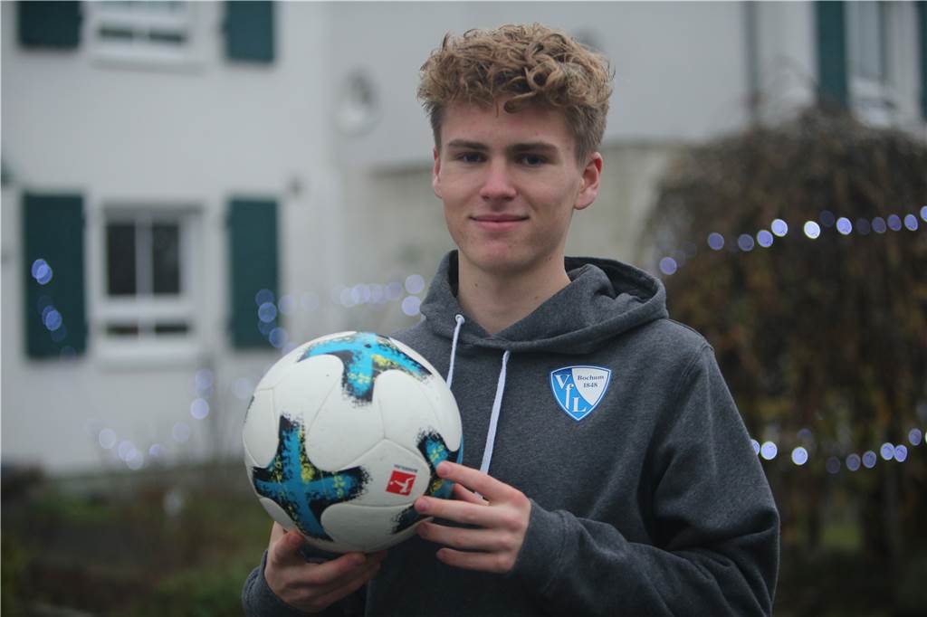 Beim Casting von Luca Bernsdorf beim VfL Bochum ging alles ganz schnell Luca Bernsdorf ist mittlerweile 16 Jahre alt und beim VfL Bochum mit einem Drei-Jahres-Vertrag ausgestattet.
