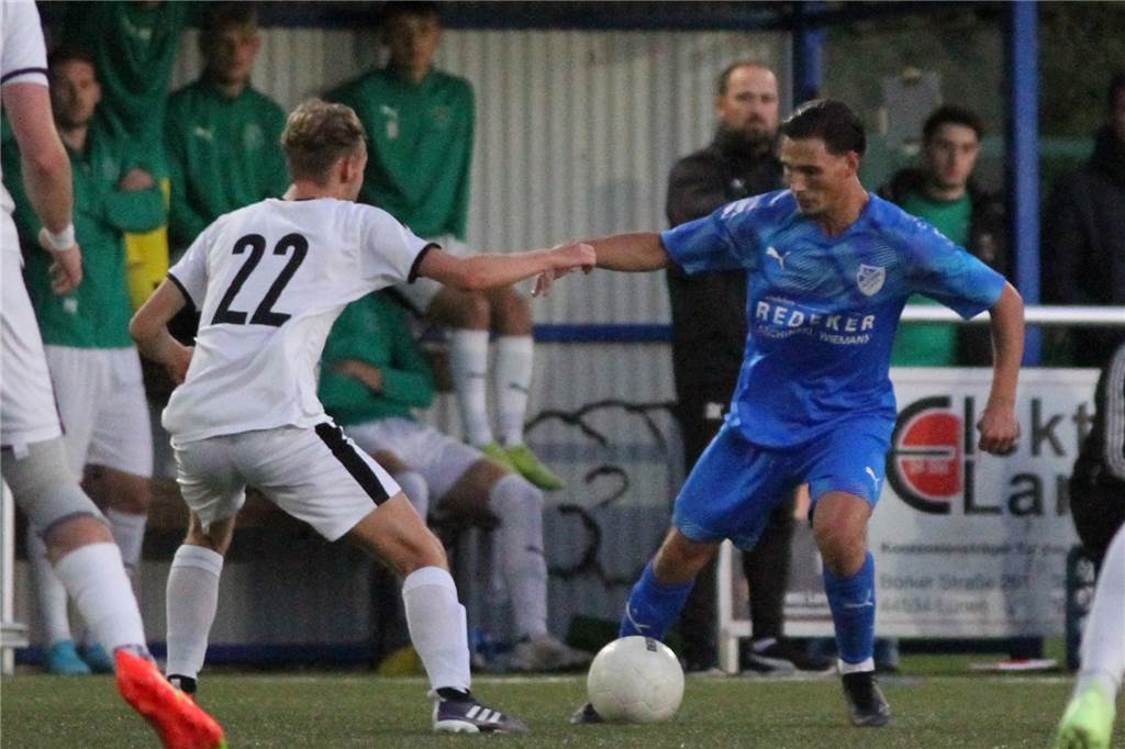 Luca Frenzel (r.) gehörte zu den auffälligsten Akteuren bei BW Alstedde.
