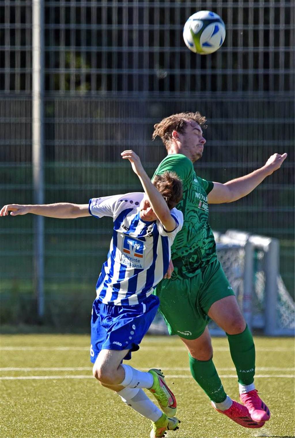 Zwei Dörfer im Derbyfieber: VfL Grafenwald will Revanche am VfB Kirchhellen nehmen Luca Landewee (rechts) und der VfL Grafenwald wollen das Derby-Rückspiel für sich entscheiden.