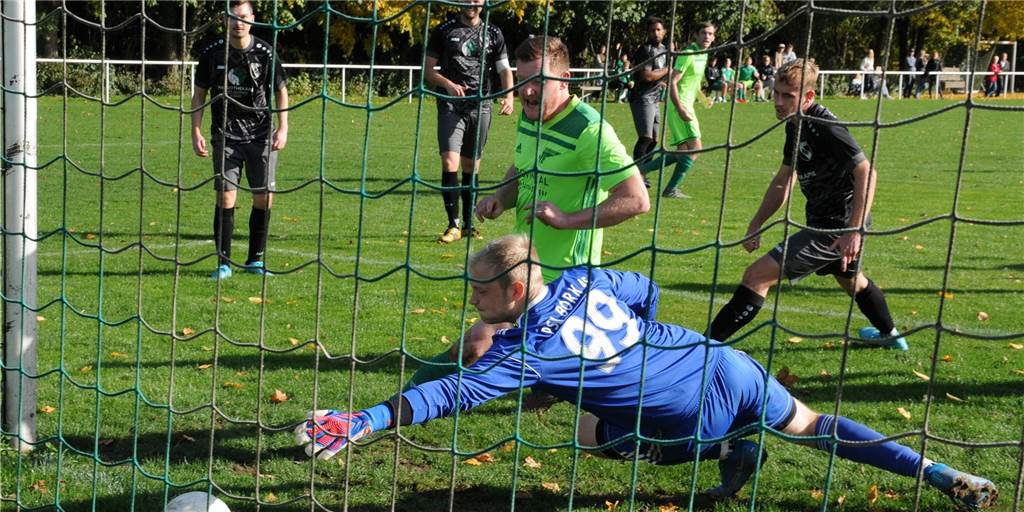 SV Bausenhagen dreht gegen PSV Bork das Spiel: Alexander Erdmann avanciert zum Matchwinner Luca Max Helmig (r.) traf für den PSV Bork zum Ausgleich ins eigene Tor.
