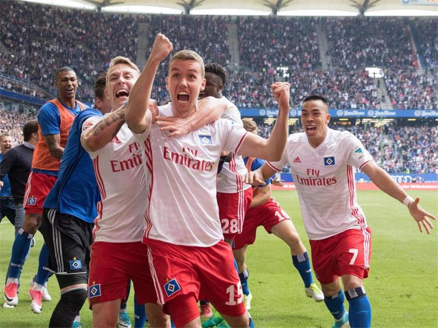 HSV-Retter Waldschmidt: "Einfach nur geil" Luca Waldschmidt hat mit seinem Treffer den HSV gerettet. Foto: Christian Charisius