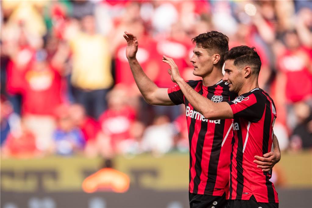 Die BVB-Suche nach dem Haaland-Nachfolger: Haller-Poker nimmt Fahrt auf Lucas Alario (r.) steht bei Bayer Leverkusen häufig im Schatten von Patrik Schick.