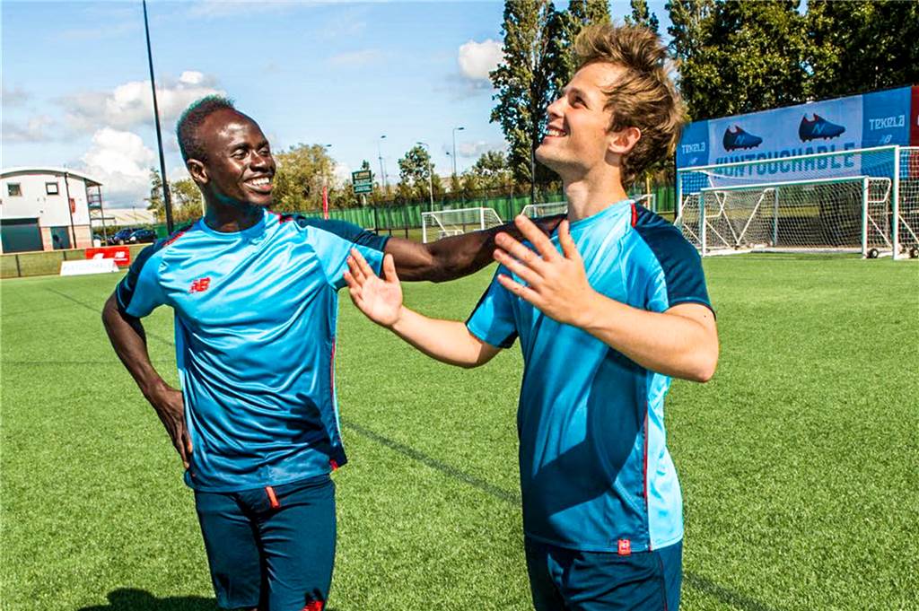Dortmunder B-Liga-Fußballer plant Sensation: „Ich werde Fußballprofi“ Lucas Steinlein mit Liverpool-Star Mané.