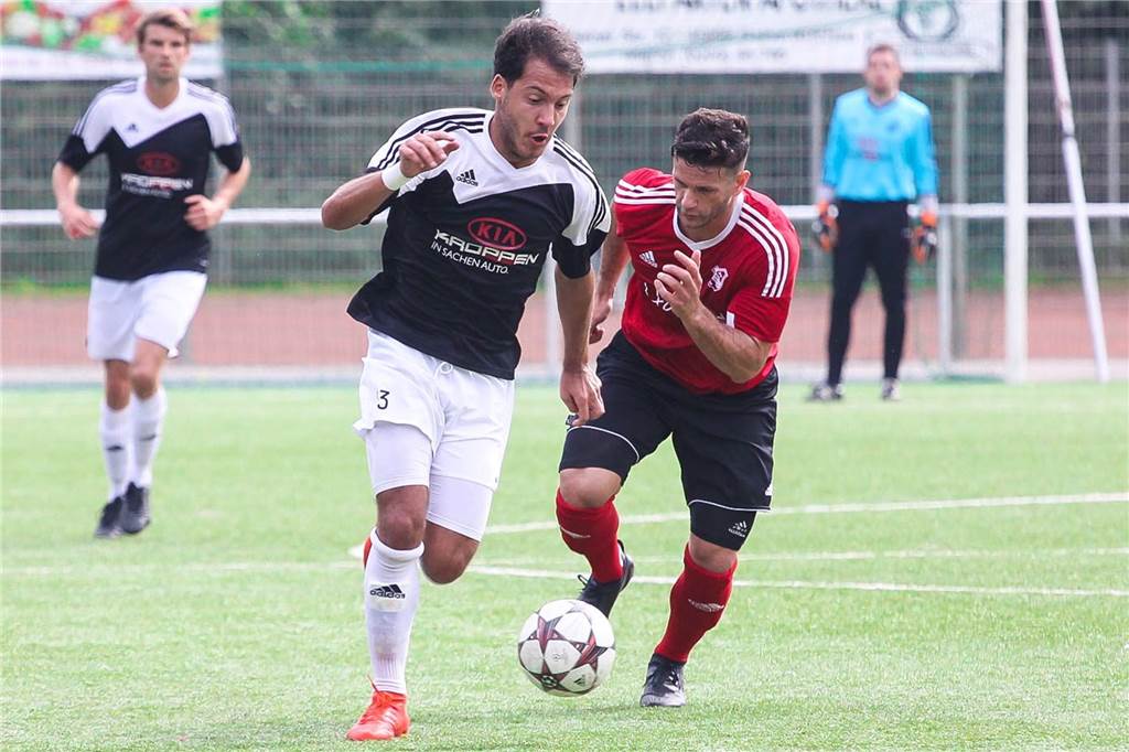 Mehr als 50 Oberliga-Spiele: Zu gut für die Bezirksliga und den FC Nordkirchen? Lucianao Sabellek (l.) kommt mit Oberliga-Erfahrung nach Nordkirchen.