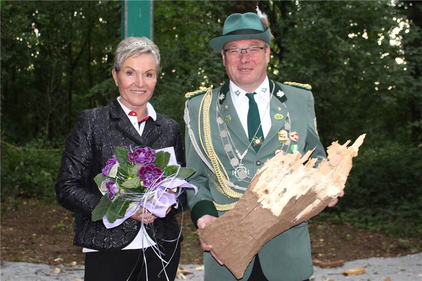So feierten Ludger Reckers und Anita Fischer - die besten Bilder vom Schützenfest Frohsinn Ludger Reckers und Anita Fischer sind das neue Kaiserpaar.
