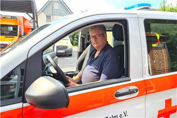 Ludger Westrop, erster Vorsitzender des DRK-Ortsverbandes in Selm, kümmerte sich ebenfalls um die Anschaffung des neuen Fahrzeugs.