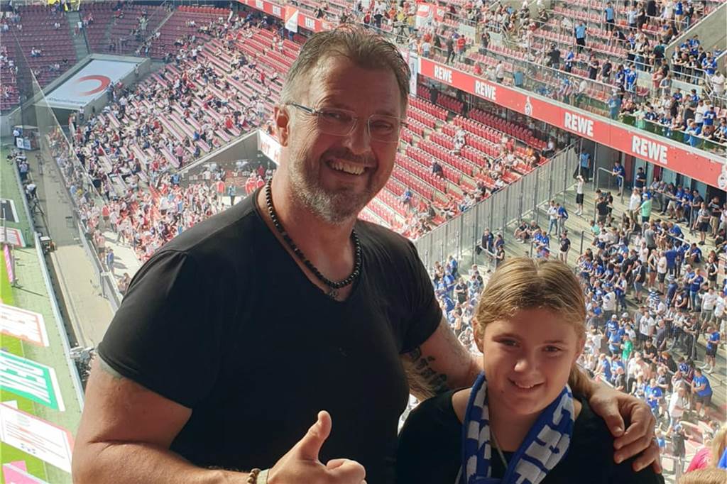Schalke-Fan „Ludi“ Müller über seine „katastrophale Gemütslage“ „Ludi“ Müller (52) mit Elli (11) beim Auswärtsspiel in Köln.