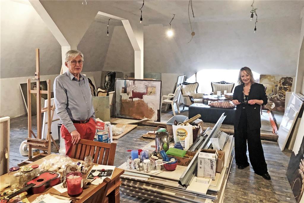Ludmilla und Wilfried Robers im Atelier