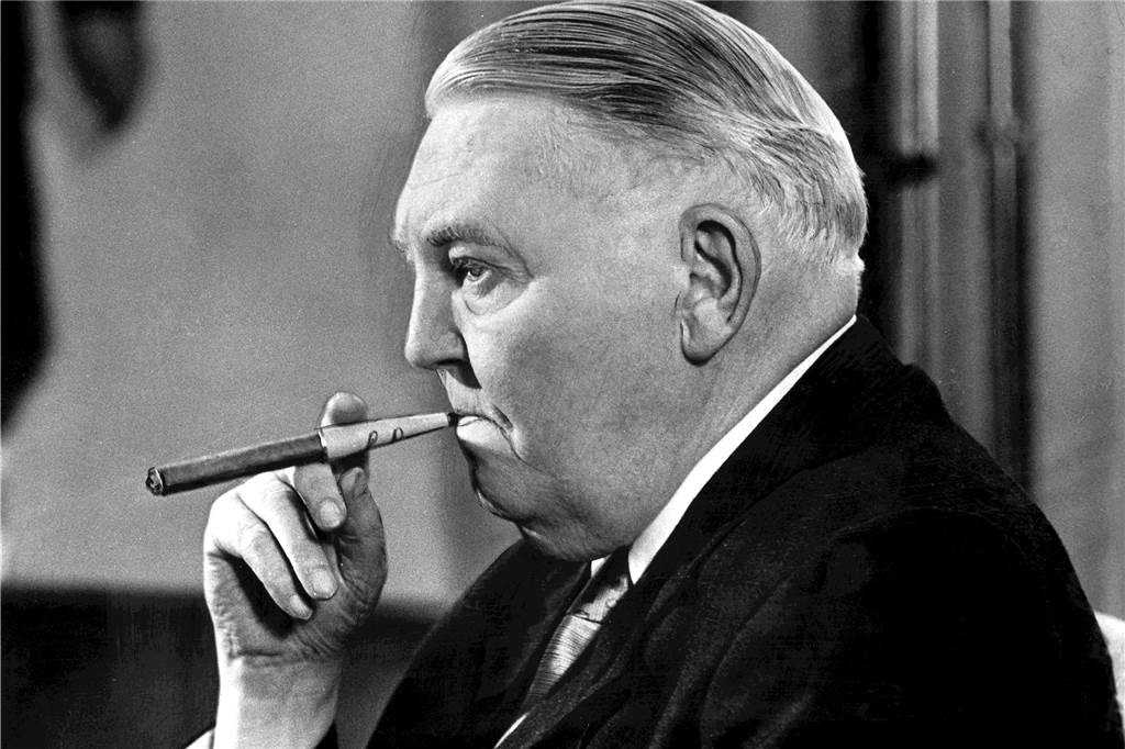 Sterben auf Raten - das Ende des Kohlezeitalters drohte schon früh Ludwig Erhard gilt als „Vater des Wirschaftswunders“. Er argumentierte für offene Märkte. Kohlebefürwortrer setzten dagegen auf Sicherheit durch heimische Kohle.