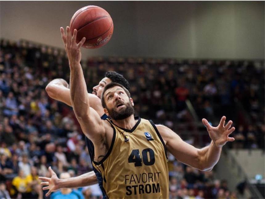 Ludwigsburg gewinnt Verfolgerduell - Bamberg souverän Ludwigsburgs Jon Brockman in Aktion. Foto: Christoph Schmidt