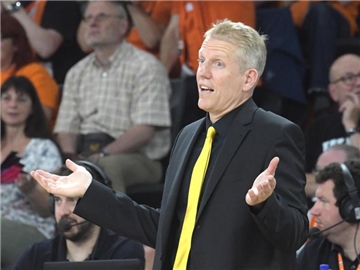 Ludwigsburgs Trainer John Patrick wurde in Ulm der Halle verwiesen. Foto: Stefan Puchner
