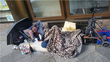 Ludwik auf seinem Lager am Borsigplatz. Als Obdachlosen-Helfer Kay Kuhnert ihn fand, war sein gesamter Körper mit einer schweren Schuppenflechte überzogen.