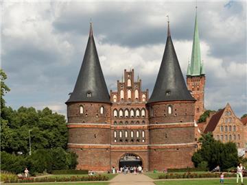 Lübeck, das mit seiner Altstadt zum Weltkulturerbe der Unesco gehört, ist zwei Tage lang Gastgeber einer internationalen Tagung von Welterbestätten. Foto: Sven Hoppe