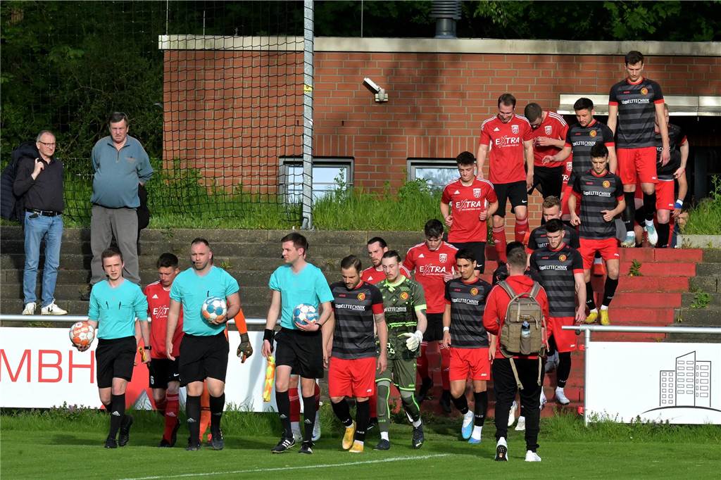 Erkenschwick in Lünen: Spielbericht vom Nachholspiel Lüner SV gegen Spvgg. Erkenschwick war im Hinspiel eine knappe Kiste für den Tabellenführer. Im Rückspiel im Stadion Schwansbell gab es einen klaren Sieg der "Schwicker".