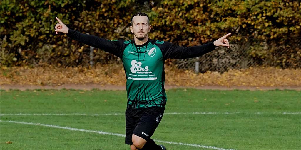 Zwei Dreifach-Knipser: SuS Lünern fertigt den VfK Weddinghofen ab Lünerns Ismali Oturak jubelt nach dem Führungstreffer. Gegen den VfK Weddinghofen markierte der Offensivspieler drei Tore.