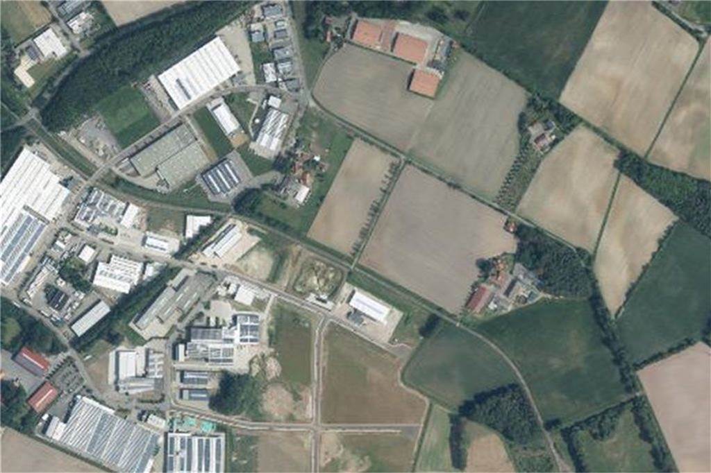 Landwirt verklagt die Stadt Ahaus: Urteile in erster Instanz gefallen Luftbild aus 2019/2020: Gegen die erteilten Baugenehmigungen der Stadt Ahaus im Gewerbegebiet Ost hat ein Landwirt geklagt – und in erster Instanz verloren.