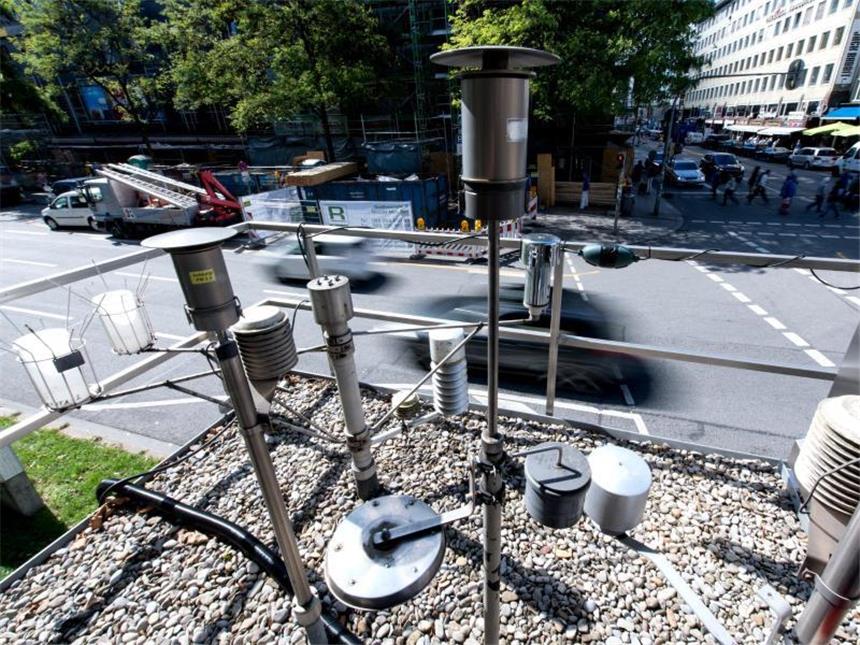 Fahrverbote oder Nachrüstung: Vorentscheidung in Stuttgart? Luftmessstation in München: Auch die bayerische Landeshauptstadt denkt über Diesel-Fahrverbote nach. Foto: Sven Hoppe