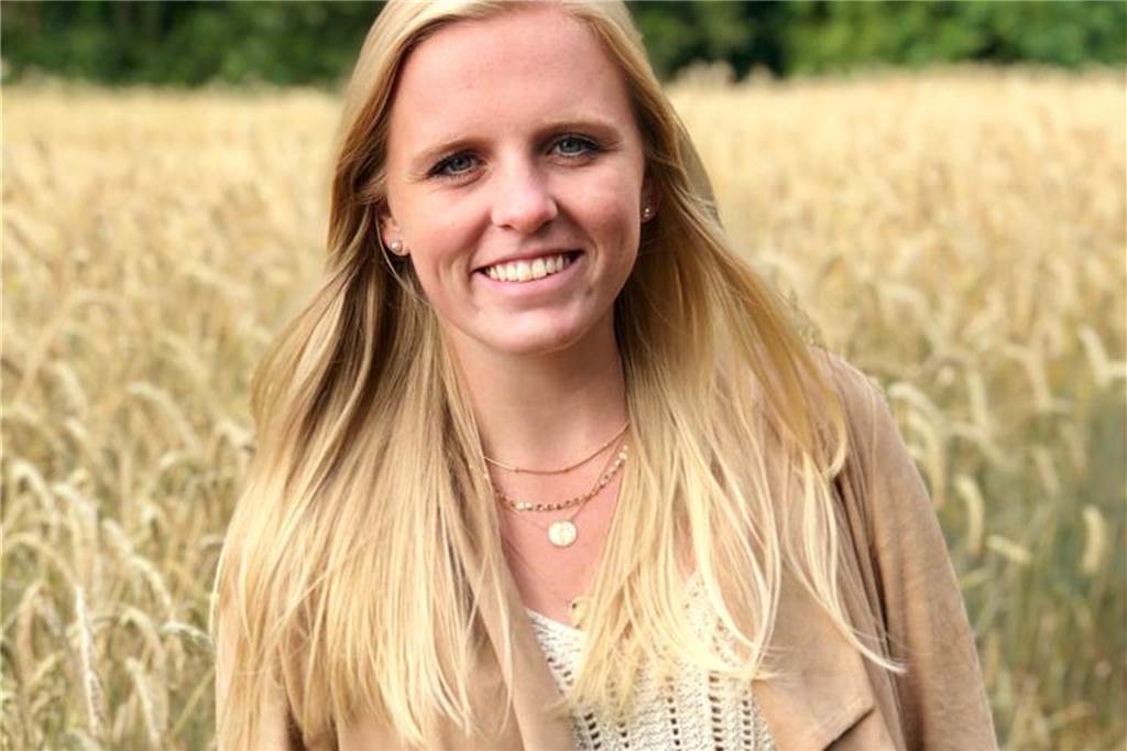 Strohhalme aus echtem Stroh: Junge Castrop-Rauxeler starten nachhaltiges Projekt Luise von Agris bastelt seit einigen Tagen auf einem Getreidefeld in Castrop-Rauxel echte Strohhalme. Sie verkauft sie mit Freunden übers Internet.