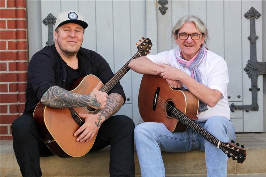 Ukraine-Benefiz in Lünen: „Musik können wir, also helfen wir mit Musik“ Lukas Dylong und Ralf Schmiegel wollen mit einem Benefiz-Konzert Spenden für Geflüchtete aus der Ukraine sammeln.