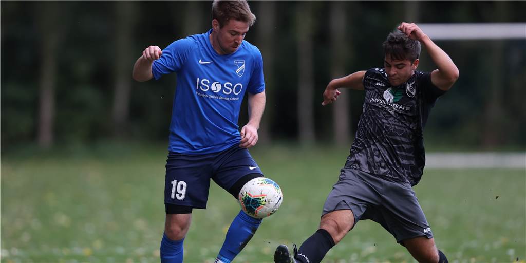Viele Fotos: Die besten Bilder vom Sport-Wochenende in Lünen Lukas Goetz (l.) und der TuS Niederaden holten gegen den PSV Bork ein Unentschieden.
