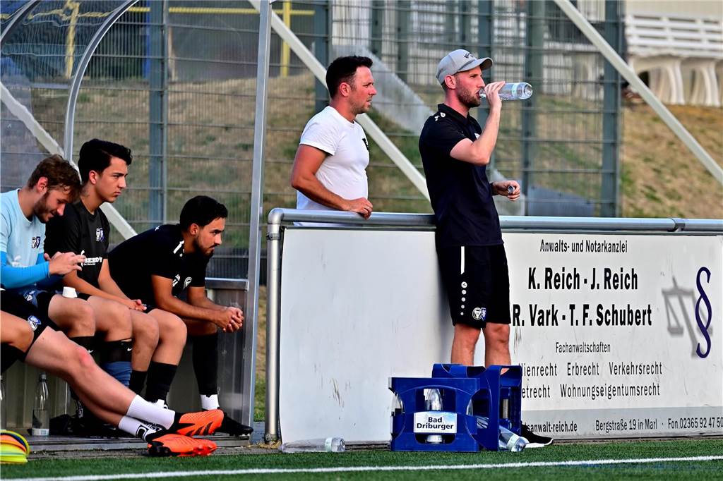 Kevin Lehmann verlässt TuS Haltern nach sechs Jahren: „Da können wir noch mal zusammenspielen“ Lukas Große-Puppendahl (r.) übernimmt als Spielertrainer Westfalia Osterwick. Dann könnte er auch endlich noch mal mit Kevin Lehmann zusammen auf dem Platz stehen. Beim TuS Haltern am See klappte das in den vergangenen eineinhalb Jahren nicht.