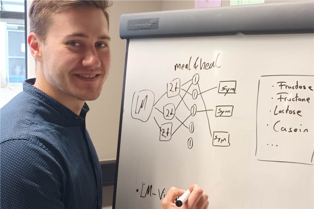 Eine App für die passende Ernährung: Diagnose bei Unverträglichkeiten Lukas Jochheim ist Ernährungswissenschaftler und bei meal&heal für den Vertrieb zuständig.