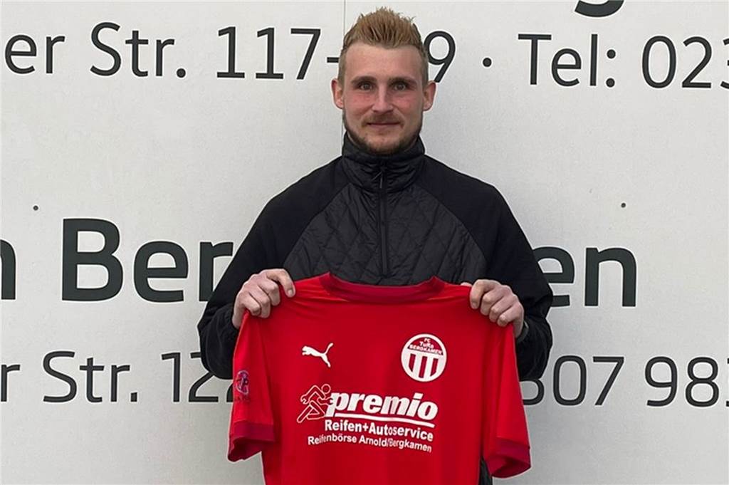 Große Wechsel-Börse der Kreisliga - Neuer Trend erkennbar Lukas Manka trägt das Trikot des FC TuRa Bergkamen.
